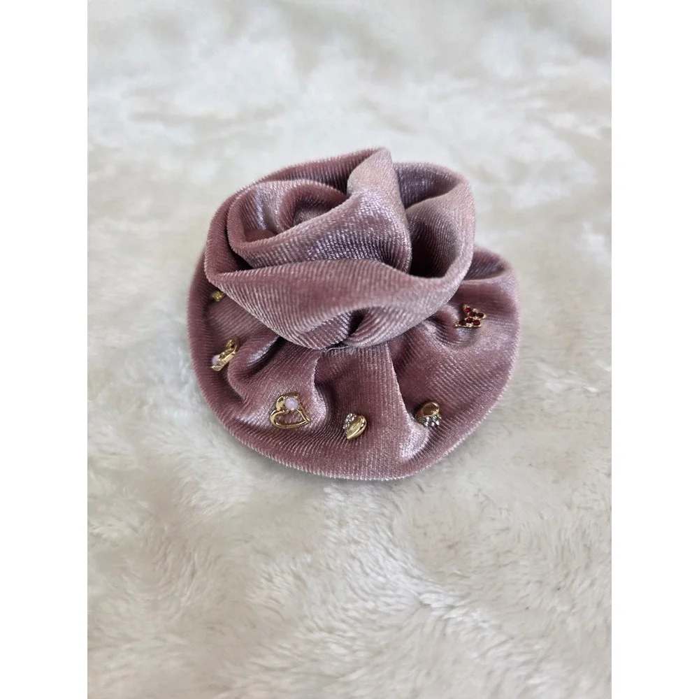 Urban Outfitters Velvet Rose Pin Flower With‎ pairs of post earrings